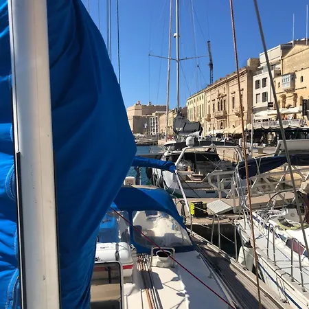 Botel Entire Boat 3 In *