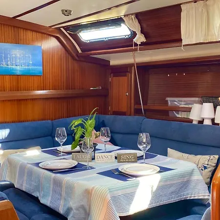 Botel Entire Boat 3 In Birgu