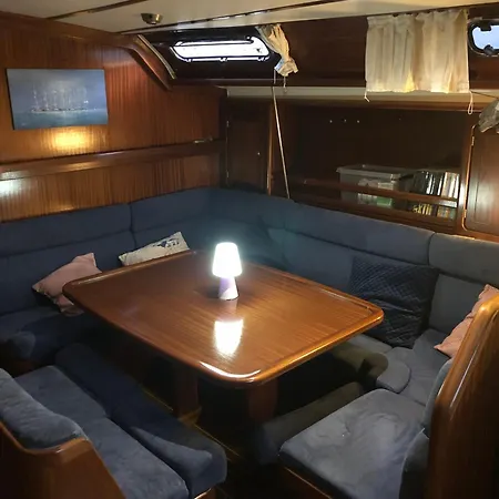Botel Entire Boat 3 In *
