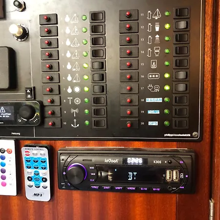 Botel Entire Boat 3 In *