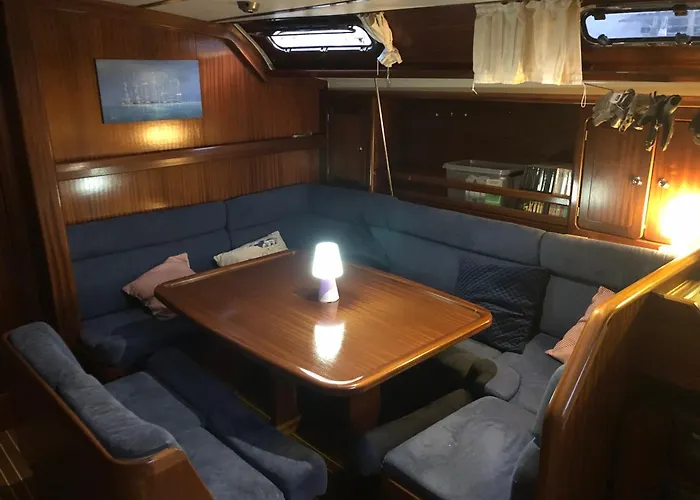 Botel Entire Boat 3 In *