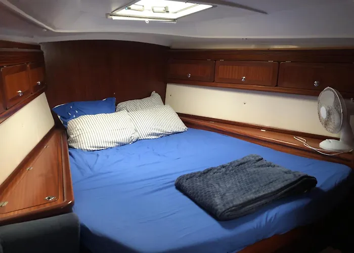 Botel Entire Boat 3 In