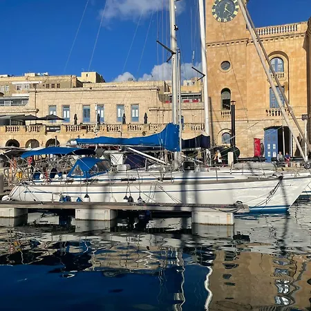 Botel Entire Boat 3 In *