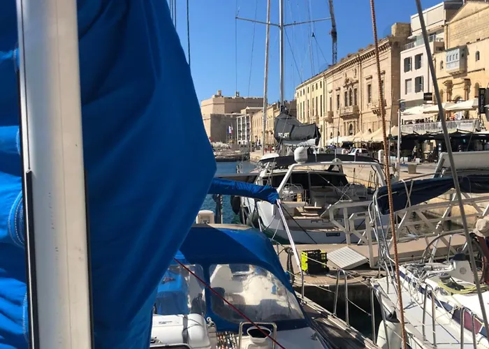 Botel Entire Boat 3 In *