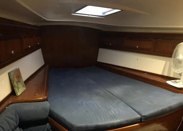 Entire Boat 3 In Botel