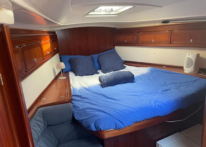 Botel Entire Boat 3 In Birgu