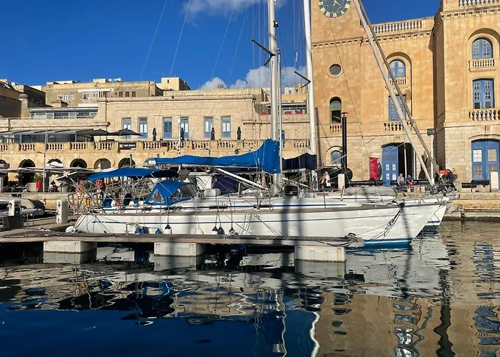 Botel Entire Boat 3 In *